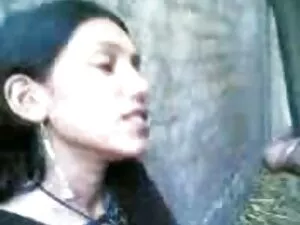 हॉट बस्टी मिल्क्स टे ...