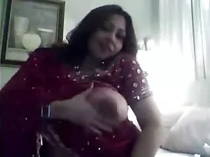 रेबेका लिनारेस कट्टर ...