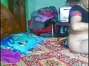 सुनहरे बालों वाली लड ...