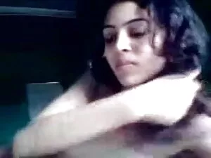 अवा डिवाइन की हिंदी  ...