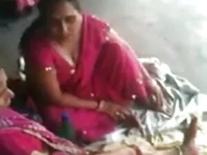 किसी न किसी सेक्सी फ ...