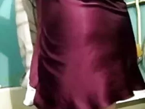 स्कीनी बेब शौकिया पी ...