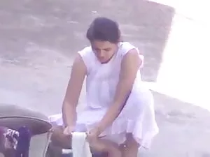 बहुत पुरानी हिंदी से ...