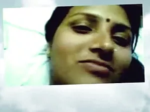 एश्ले क्लीवलैंड हॉट  ...