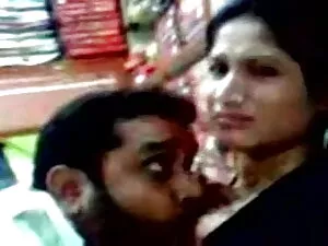 चेटिन की पत्नी उसे स ...