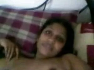 2 सींग बालों वाली फु ...