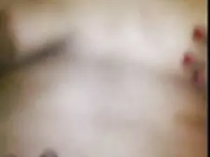 हॉट चिढ़ाती हैण्डजॉब ...