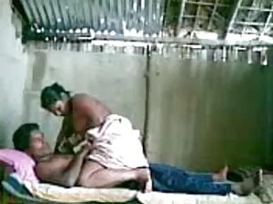 जेनिफर को सेक्सी हिं ...