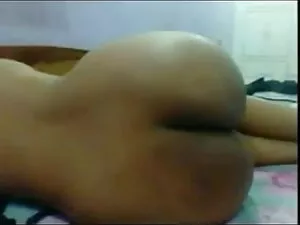 शावर डिल्डो का उपयोग ...